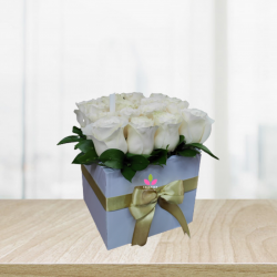 Cubo de Rosas blancas -  Floristeira en Cali